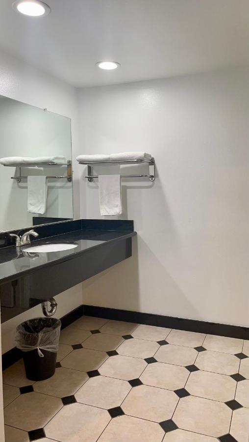סקרמנטו Capital City Inn Downtown Convention Center מראה חיצוני תמונה